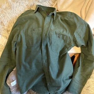 Untuckit men’s dress shirt button down